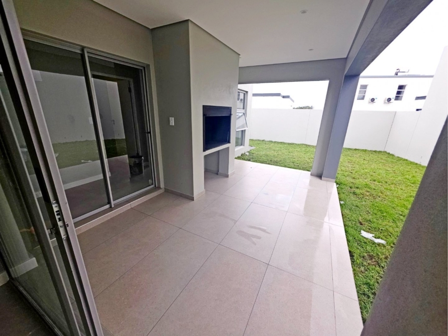  Bedroom Property for Sale in Sandown Western Cape
